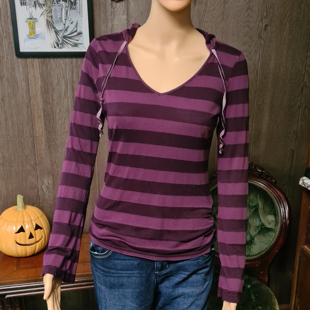 V-Neck Long Sleeve Hooded Shirt